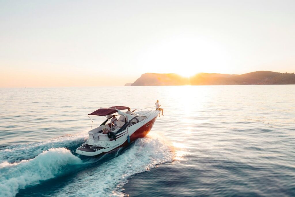 Speedboat crossing open water, representing the ferry trip from Koh Tao or Koh Phangan to Koh Samui for PEP